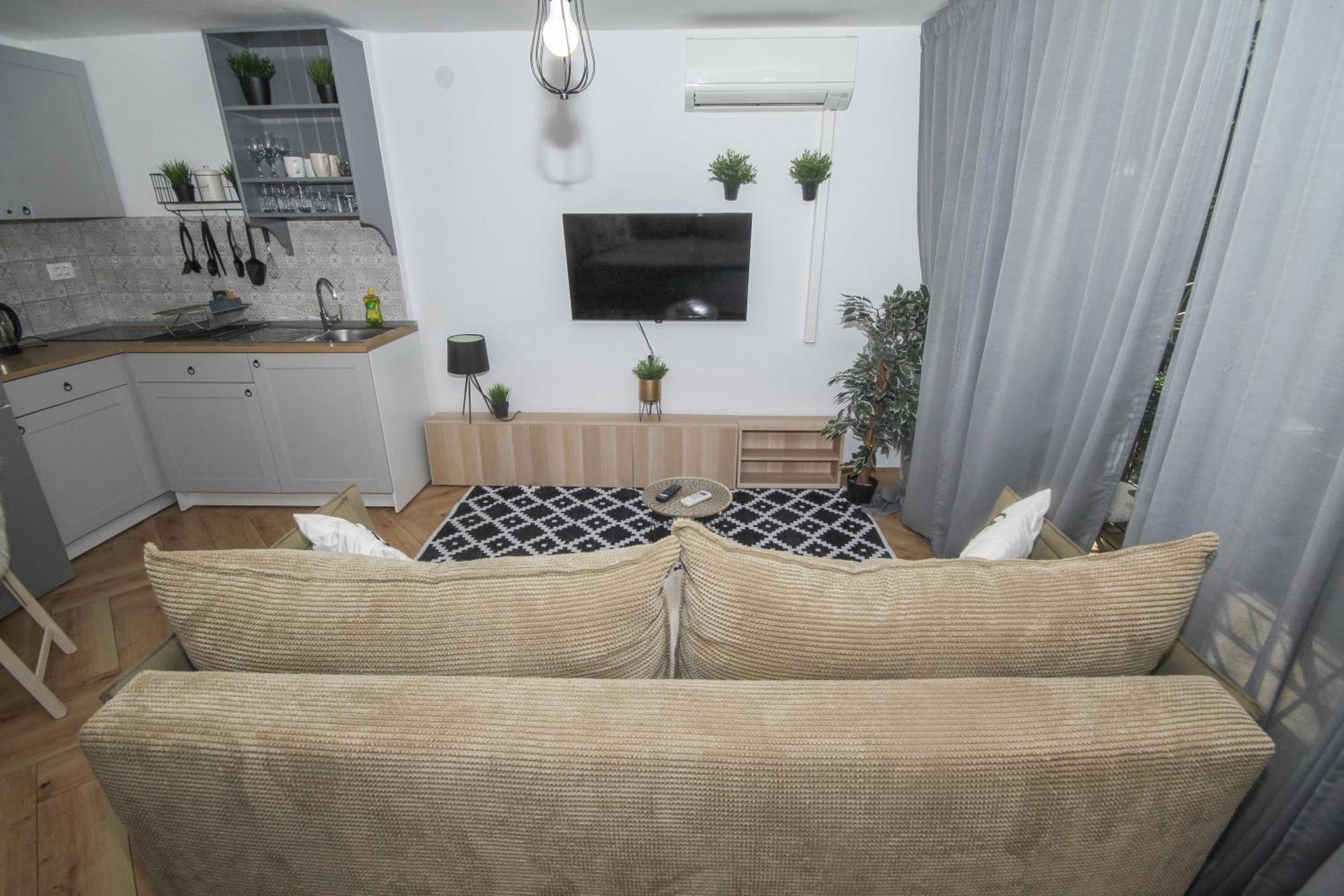Lola'S Apartment Split Exterior photo
